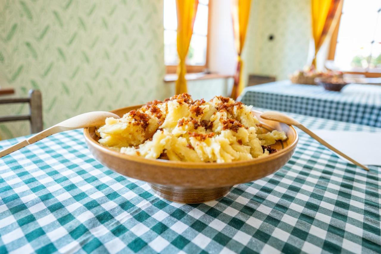 Notranjska Hisa - Traditional Country House, Close To The World Attraction Cerknica Begunje pri Cerknici